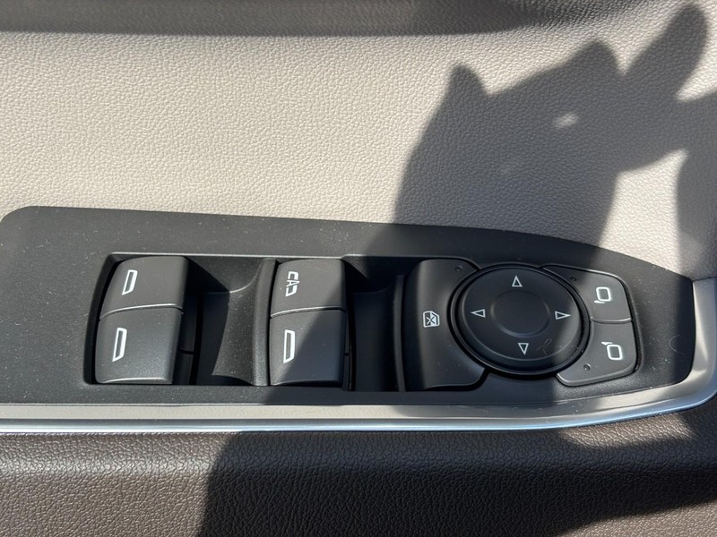Chevrolet Silverado 1500 Vehicle Image 20