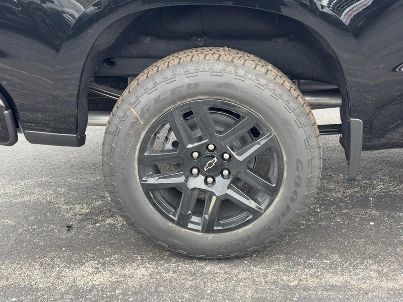 Chevrolet Silverado 1500 Vehicle Image 04