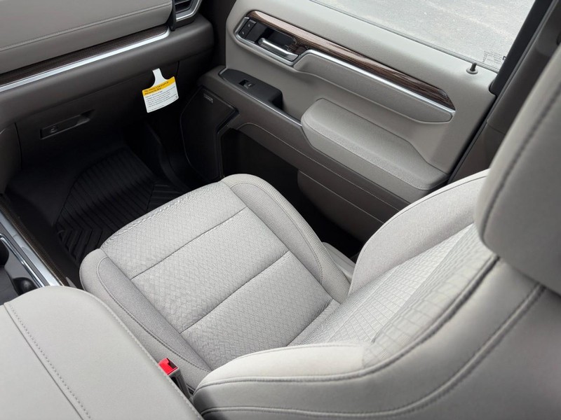 Chevrolet Silverado 1500 Vehicle Image 10