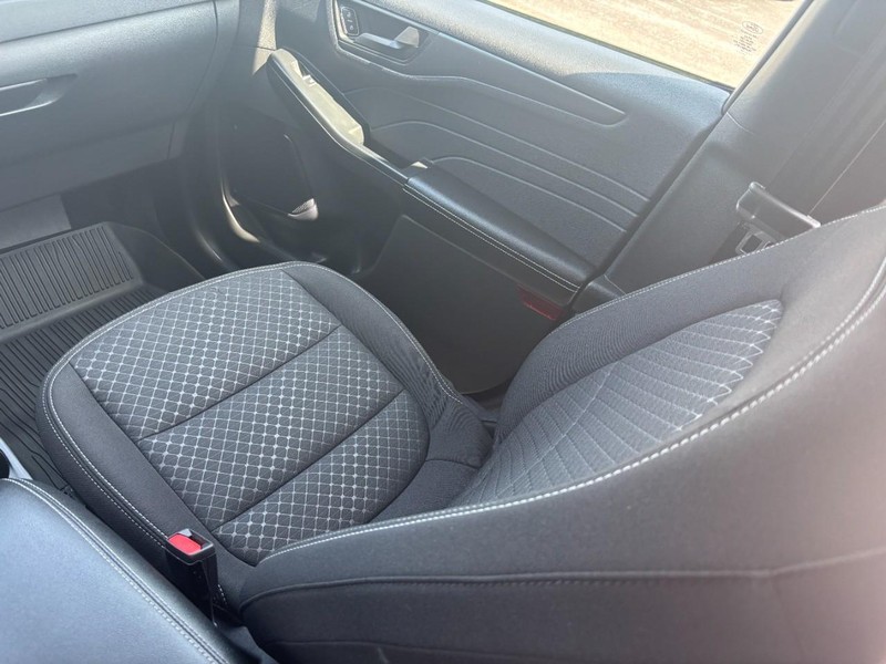 Ford Escape Vehicle Image 15