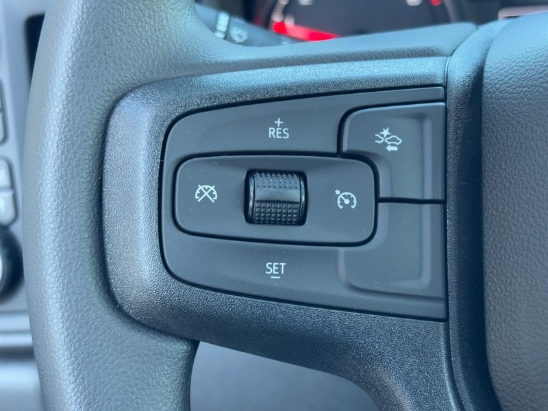 Chevrolet Silverado 1500 Vehicle Image 12