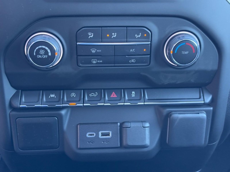 Chevrolet Silverado 1500 Vehicle Image 16