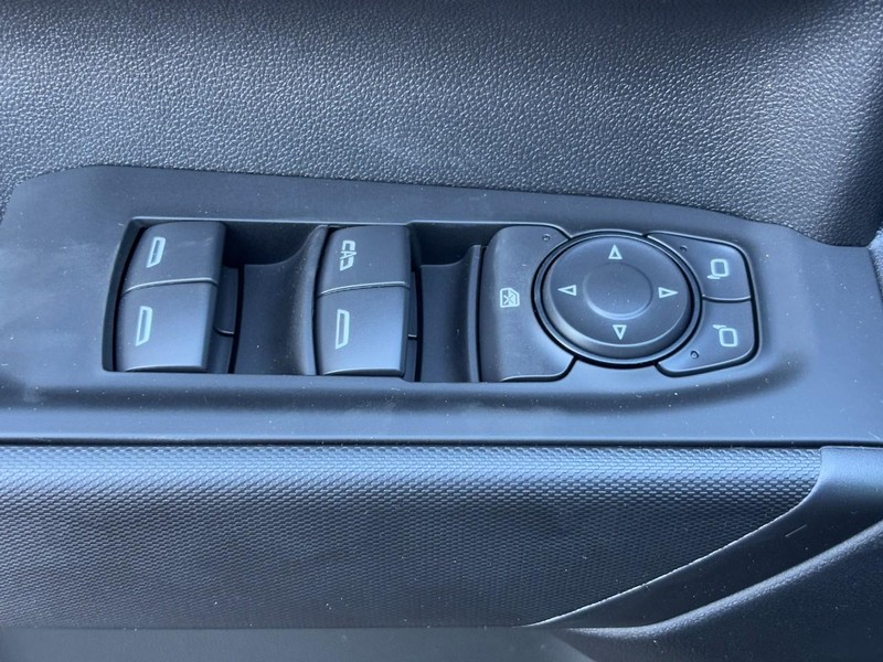 Chevrolet Silverado 1500 Vehicle Image 17