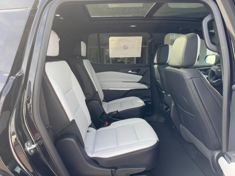 Chevrolet Traverse Vehicle Image 05