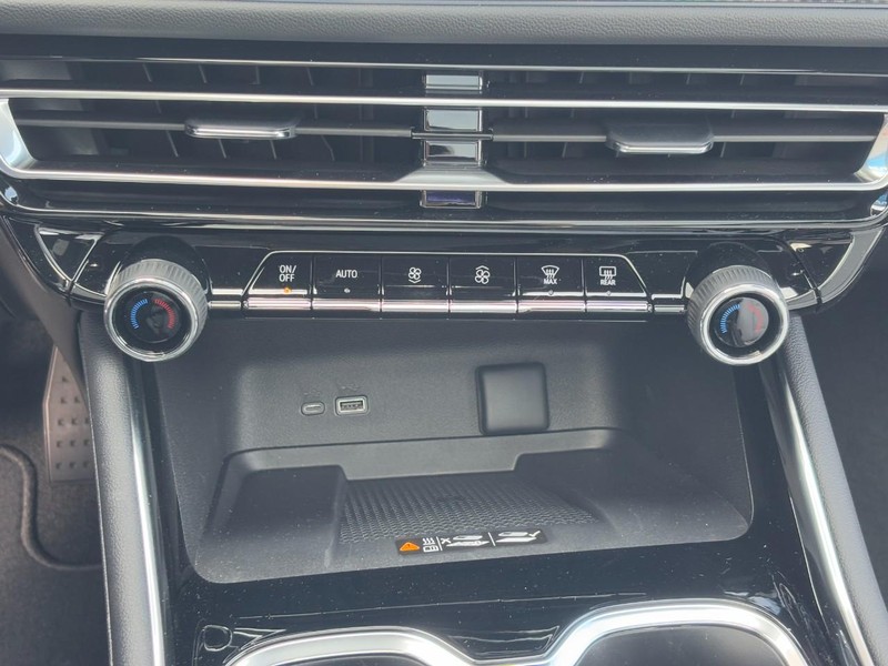 Chevrolet Traverse Vehicle Image 19