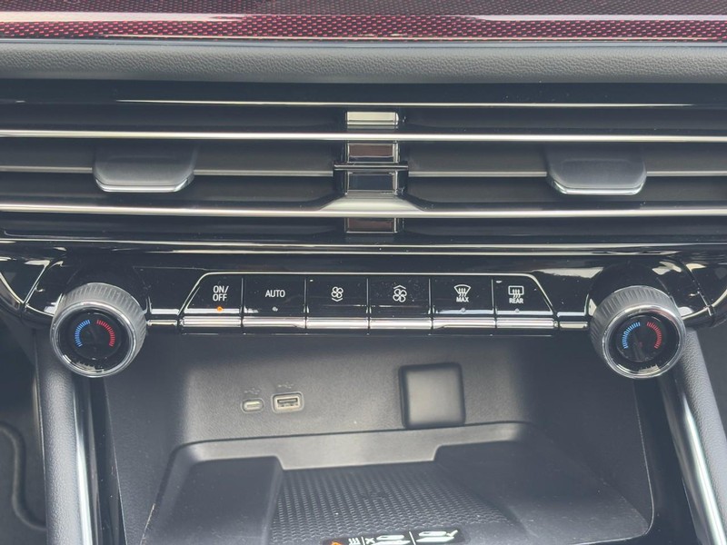 Chevrolet Traverse Vehicle Image 10