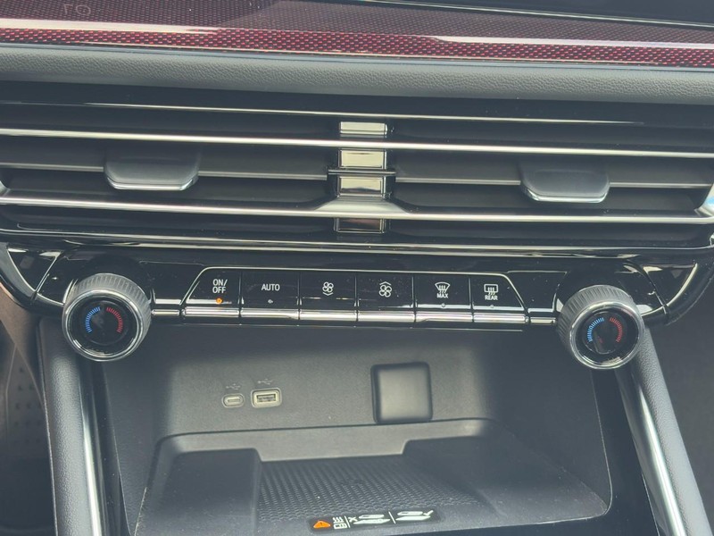 Chevrolet Traverse Vehicle Image 19