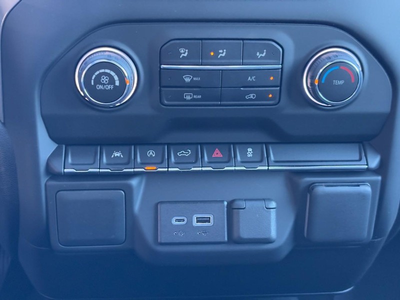 Chevrolet Silverado 1500 Vehicle Image 16