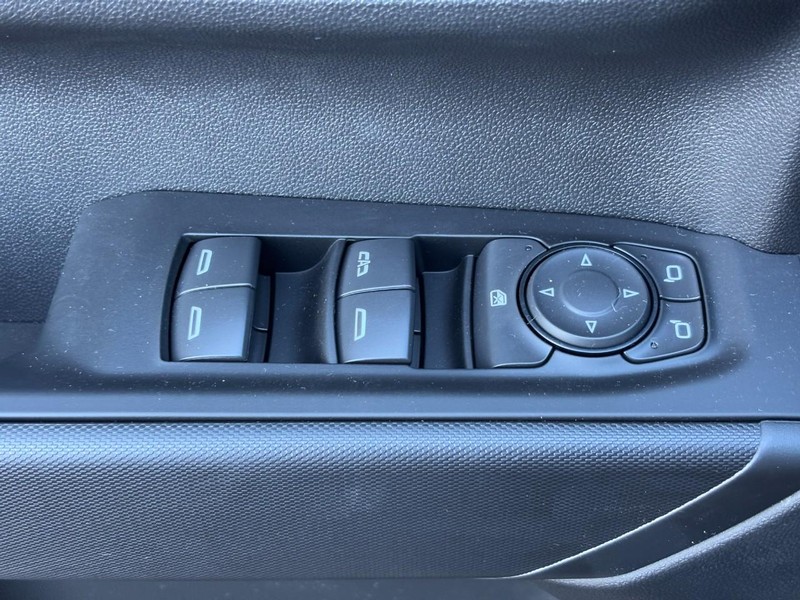 Chevrolet Silverado 1500 Vehicle Image 17