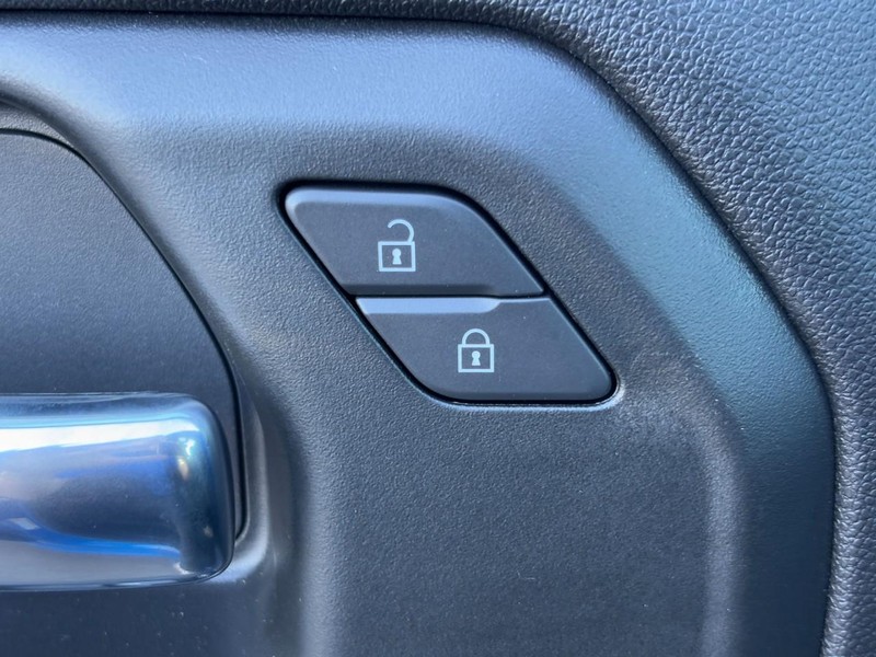 Chevrolet Silverado 1500 Vehicle Image 18