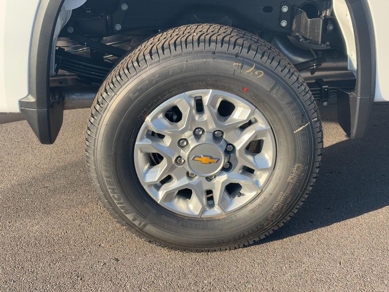 Chevrolet Silverado 2500HD Vehicle Image 04