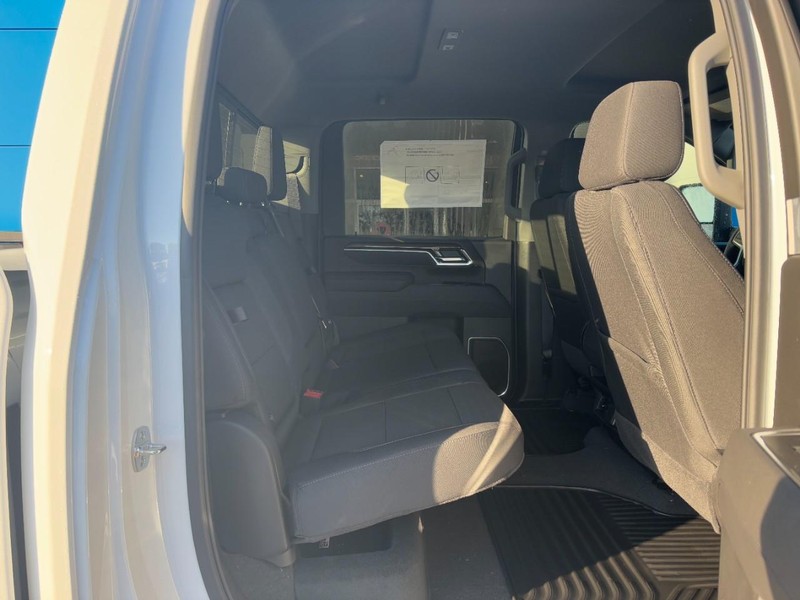 Chevrolet Silverado 2500HD Vehicle Image 05