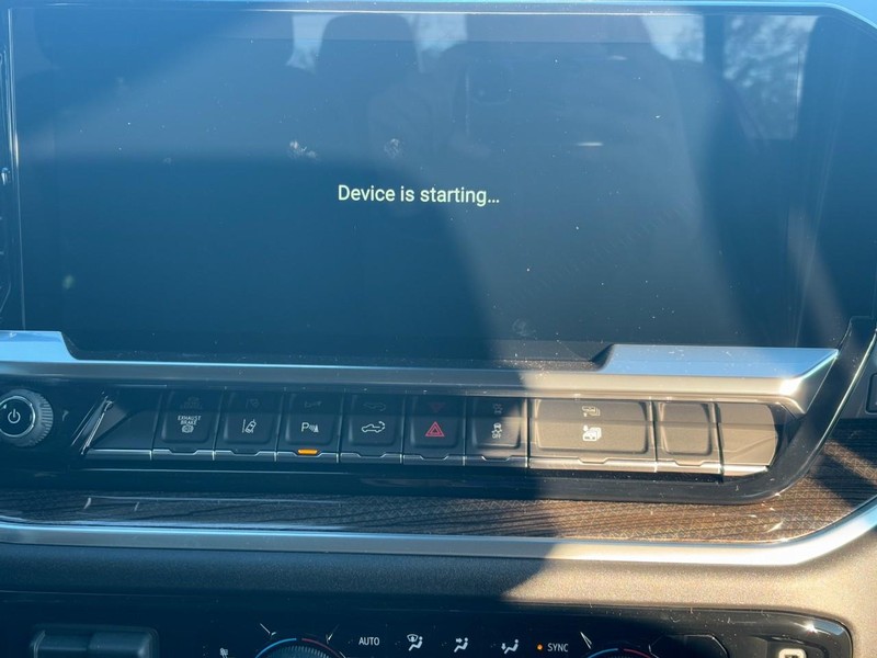 Chevrolet Silverado 2500HD Vehicle Image 08