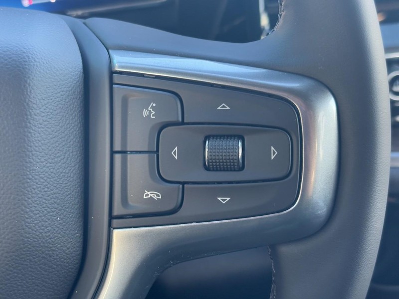 Chevrolet Silverado 2500HD Vehicle Image 13