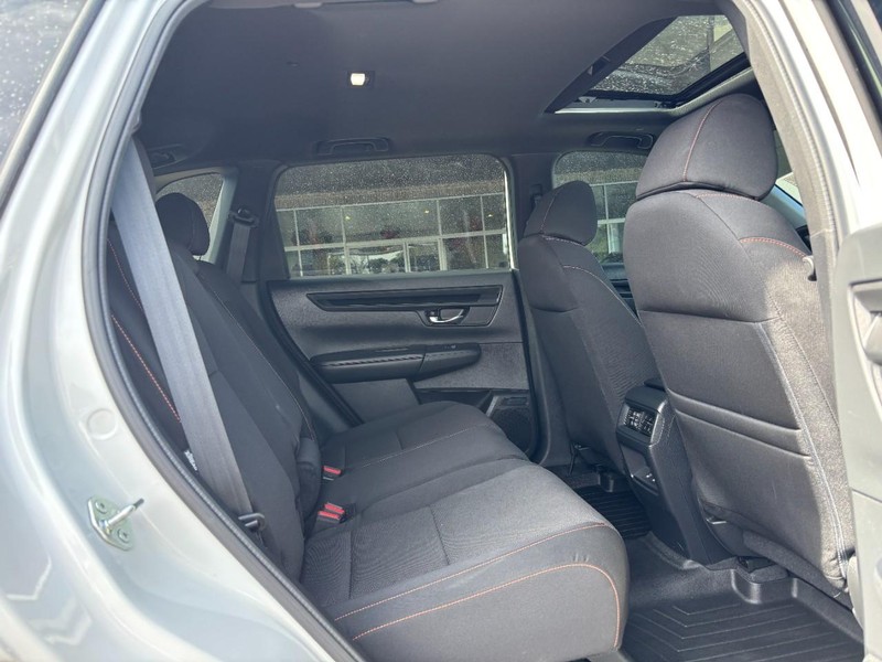 Honda CR-V Hybrid Vehicle Image 10