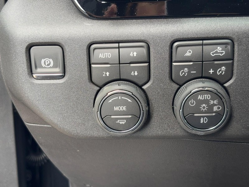 Chevrolet Silverado 1500 Vehicle Image 12