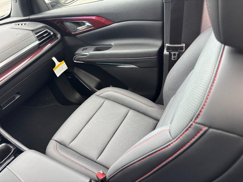 Chevrolet Traverse Vehicle Image 12