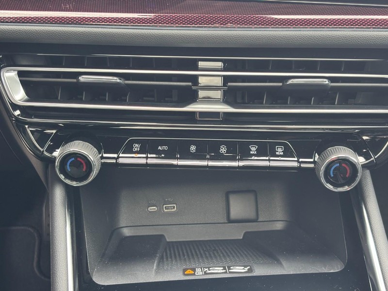 Chevrolet Traverse Vehicle Image 20