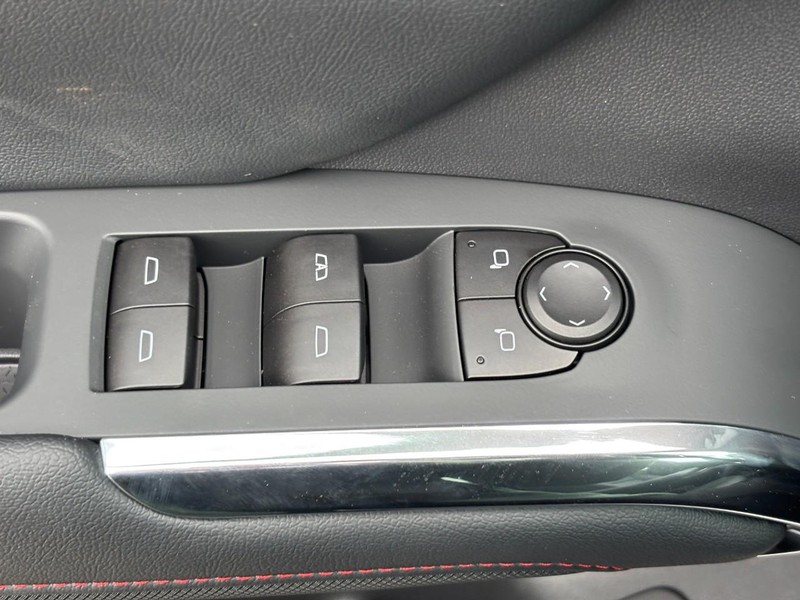 Chevrolet Traverse Vehicle Image 21