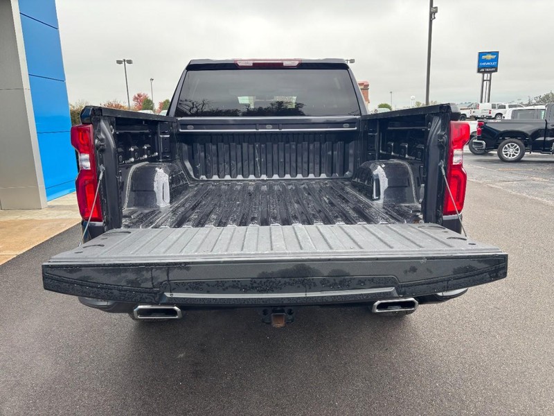 Chevrolet Silverado 1500 Vehicle Full-screen Gallery Image 04