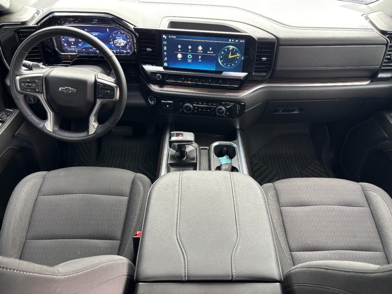 Chevrolet Silverado 1500 Vehicle Full-screen Gallery Image 11