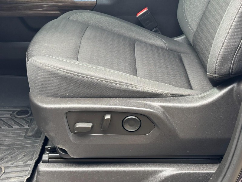 Chevrolet Silverado 1500 Vehicle Full-screen Gallery Image 26