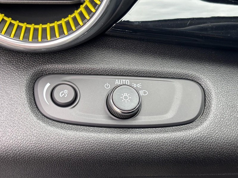 Chevrolet Trax Vehicle Image 11