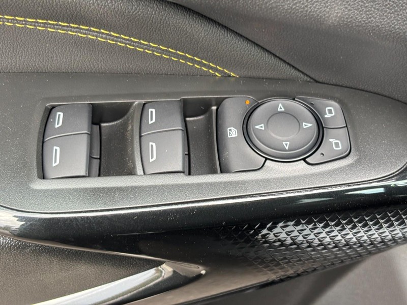 Chevrolet Trax Vehicle Image 18