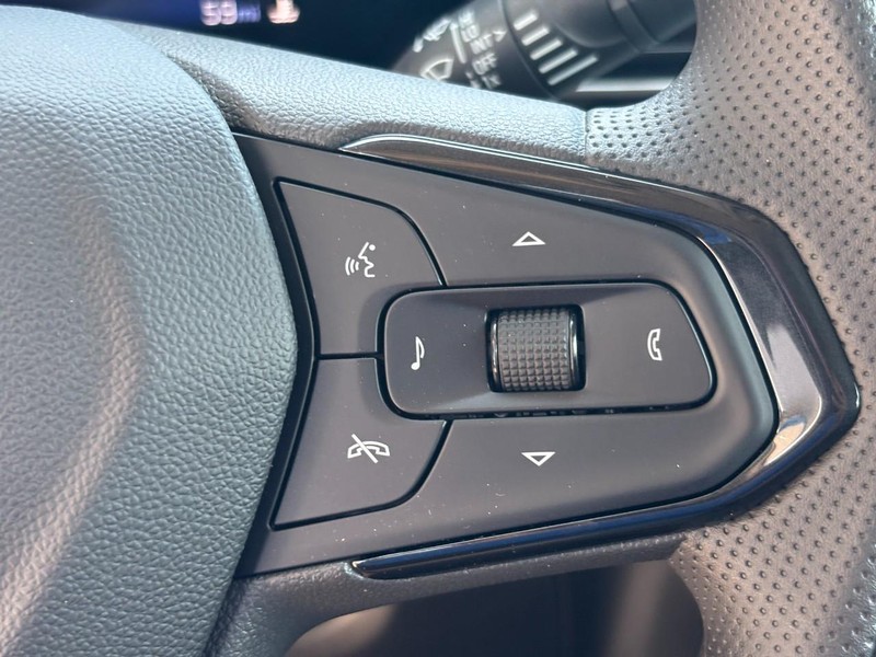 Chevrolet TrailBlazer Vehicle Image 13