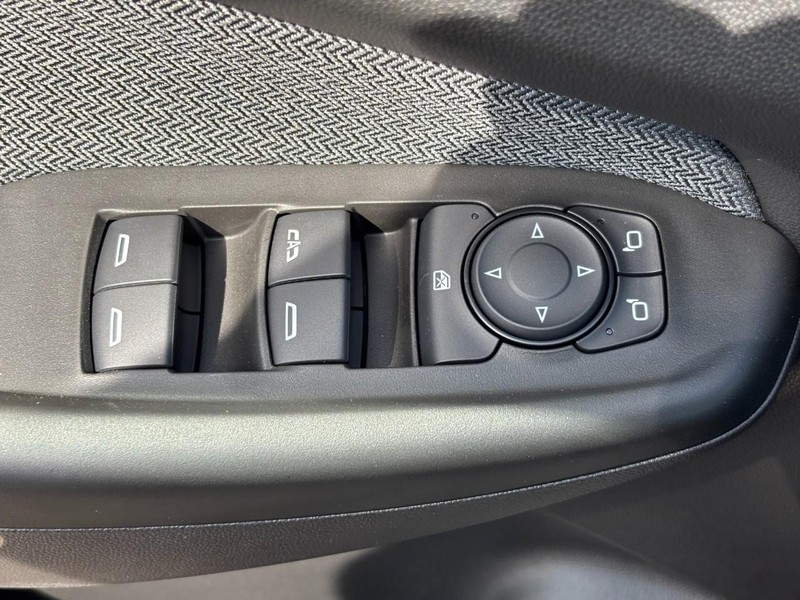 Chevrolet TrailBlazer Vehicle Image 18