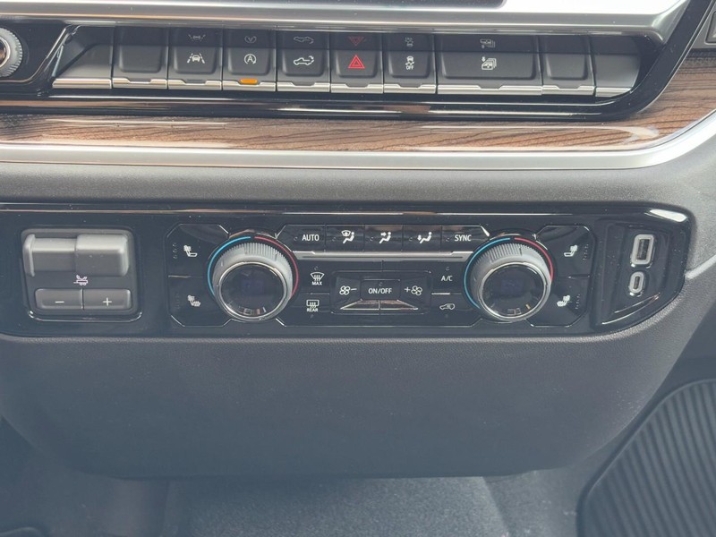 Chevrolet Silverado 1500 Vehicle Image 18