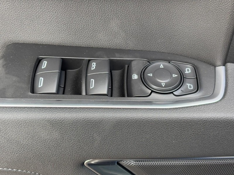 Chevrolet Silverado 1500 Vehicle Image 19