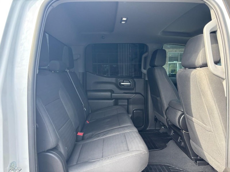 Chevrolet Silverado 1500 Vehicle Full-screen Gallery Image 10