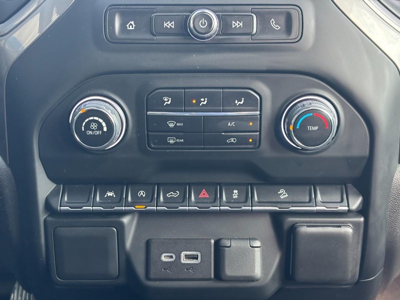 Chevrolet Silverado 1500 Vehicle Full-screen Gallery Image 14