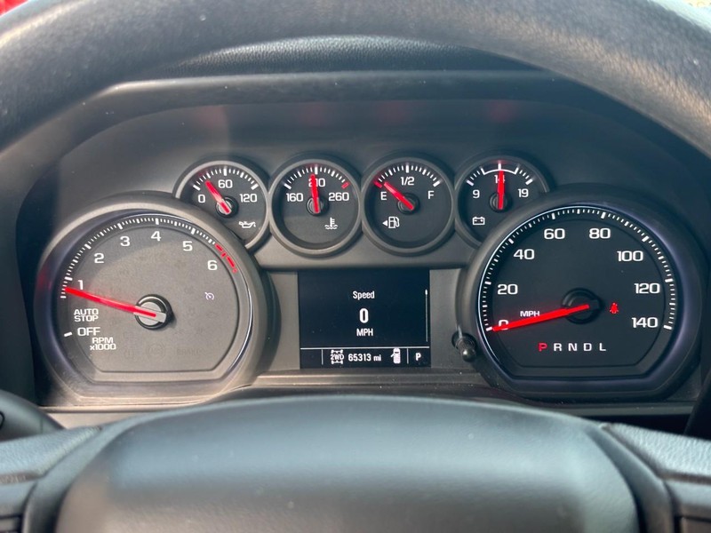 Chevrolet Silverado 1500 Vehicle Full-screen Gallery Image 18