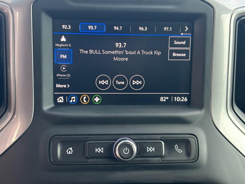 Chevrolet Silverado 1500 Vehicle Full-screen Gallery Image 19