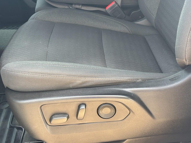 Chevrolet Silverado 1500 Vehicle Full-screen Gallery Image 24