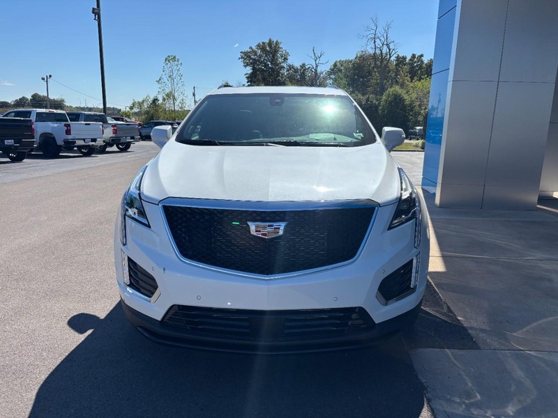 Cadillac XT5 Vehicle Full-screen Gallery Image 09