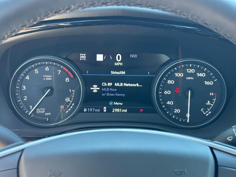 Cadillac XT5 Vehicle Full-screen Gallery Image 19