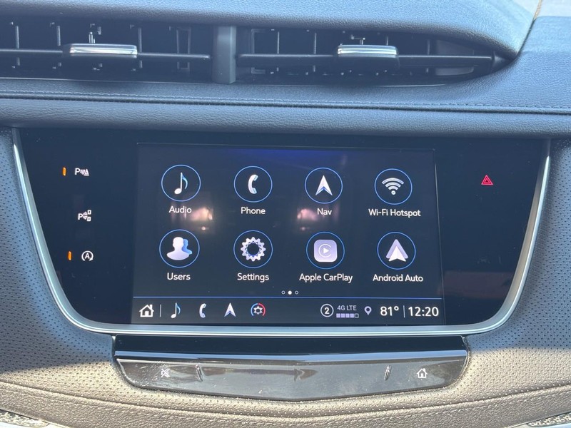 Cadillac XT5 Vehicle Full-screen Gallery Image 20