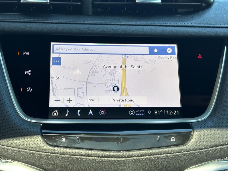 Cadillac XT5 Vehicle Full-screen Gallery Image 22