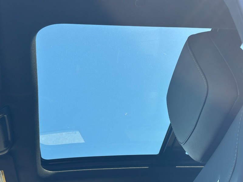 Cadillac XT5 Vehicle Full-screen Gallery Image 27