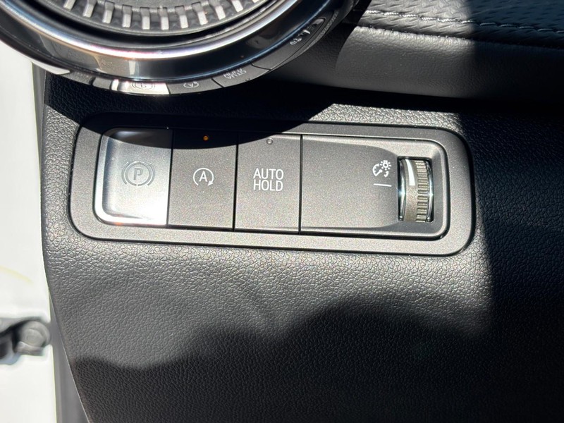 Chevrolet Equinox Vehicle Image 11