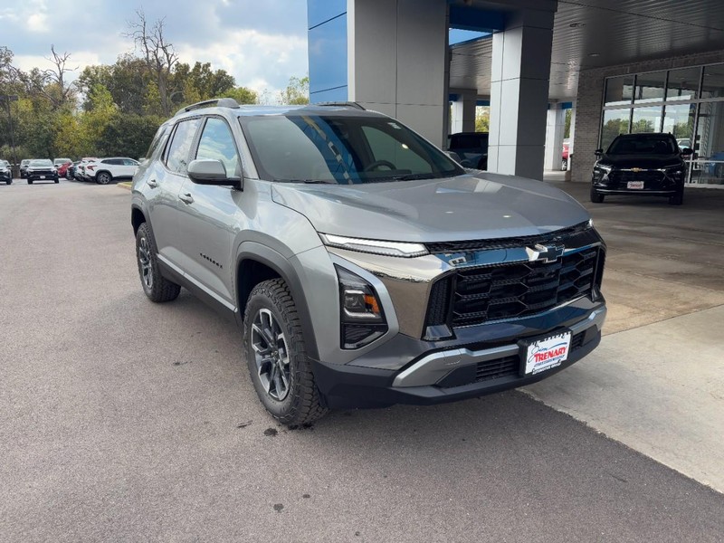 Chevrolet Equinox Vehicle Image 02