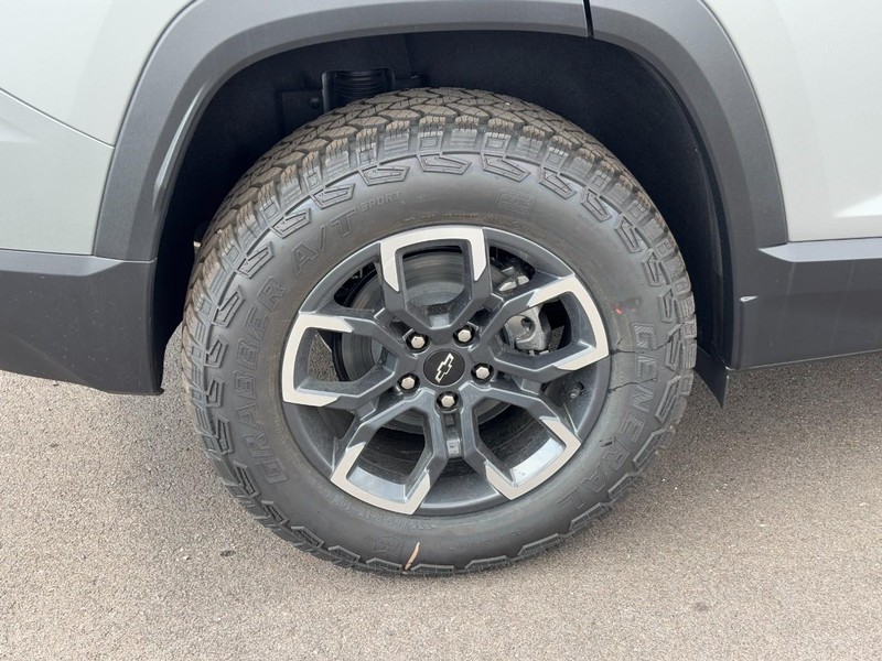 Chevrolet Equinox Vehicle Image 04