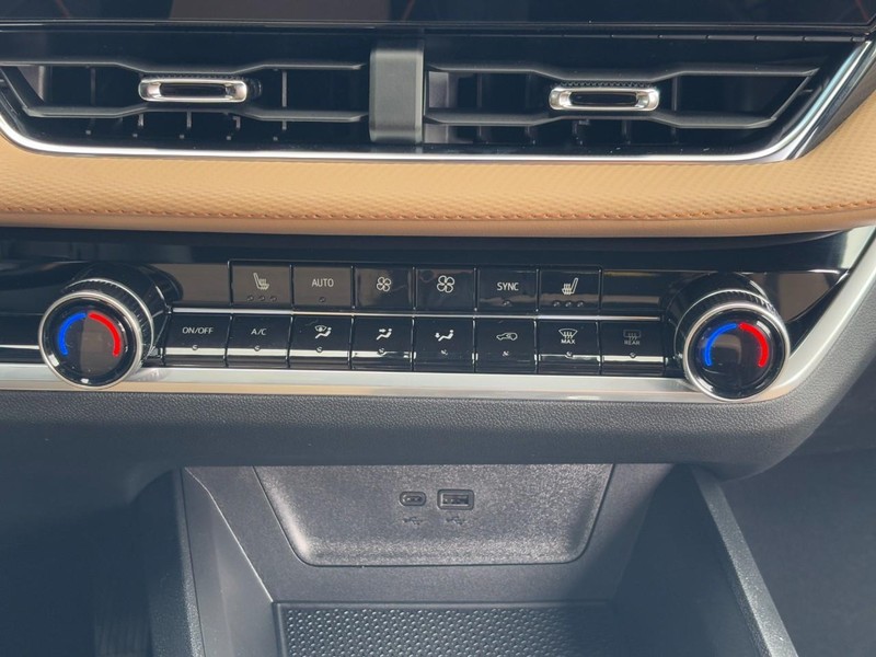 Chevrolet Equinox Vehicle Image 09