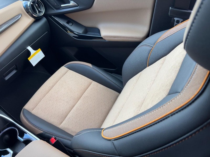 Chevrolet Equinox Vehicle Image 10