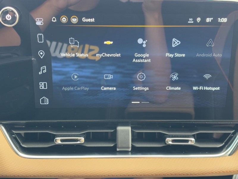 Chevrolet Equinox Vehicle Image 15