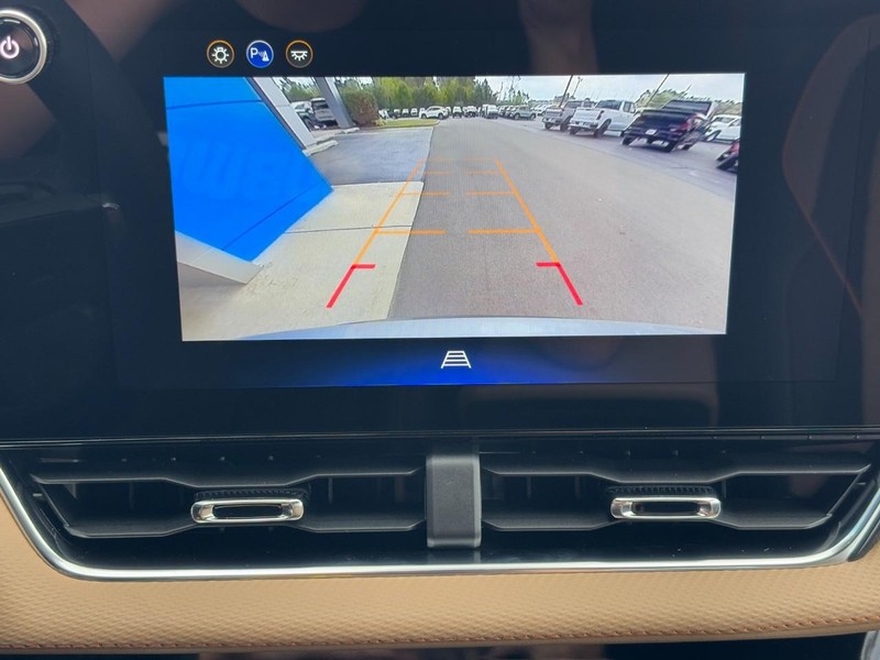 Chevrolet Equinox Vehicle Image 16