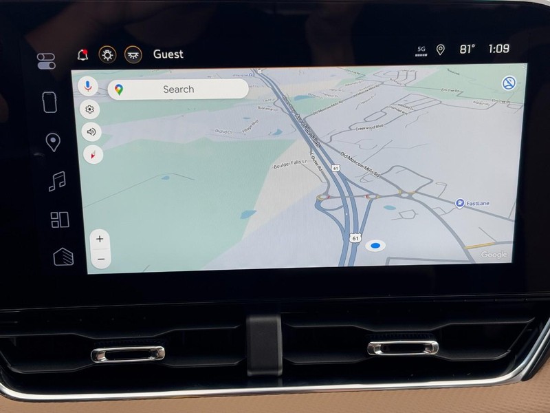 Chevrolet Equinox Vehicle Image 17